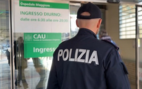 Ancora un’aggressione all’Ospedale Maggiore: infermiere colpito con un pugno. Arrestato 22enne