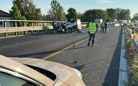 Incidente A14, non ce l’ha fatta il neonato di 6 mesi