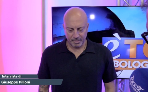 Si intitola “Le strade che prendiamo per sbaglio” ed è il libro del deejay bolognese Chicco Giuliani