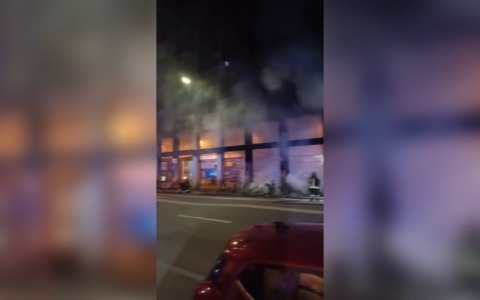 Incendio via Amendola, in carcere i tre uomini fermati dalla polizia