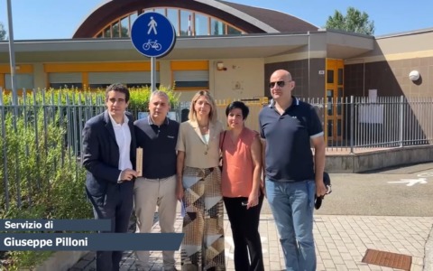 Consiglieri del centrodestra lasciati fuori dalla scuola dell’infanzia Villa May a Borgo Panigale