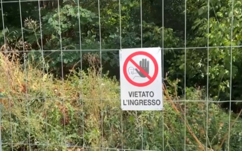 Accampamento abusivo di nomadi in via Emilia Ponente, residenti preoccupati