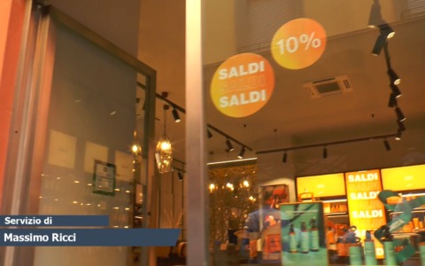 Saldi: il vademecum di Ascom e Federmoda per non restare delusi