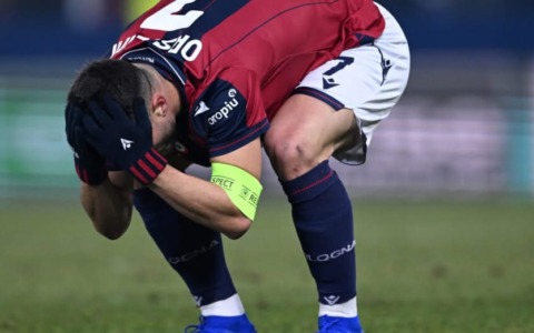 Paperona di Skorupski e l’Atalanta vince al 96esimo. Doppia beffa dopo Rowe