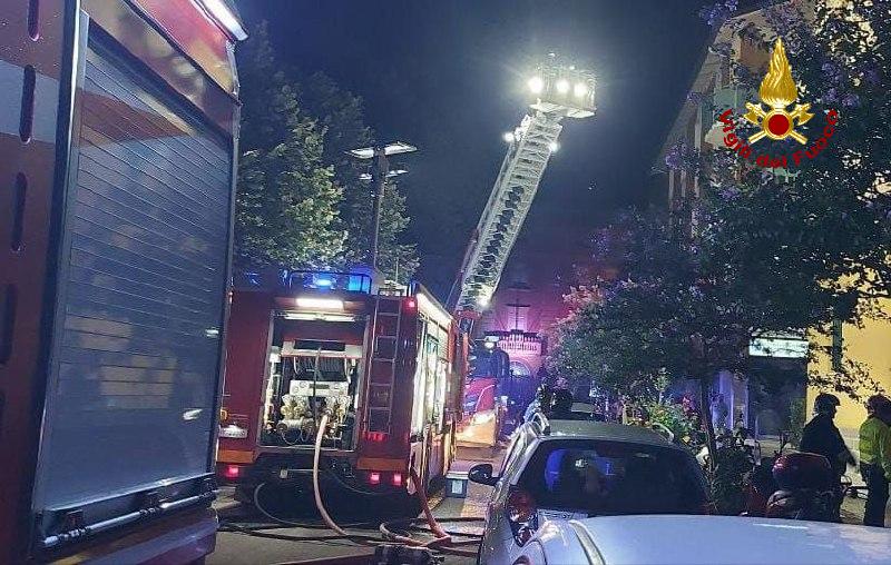 Incendio di uno scantinato a Castel Maggiore, intossicate 9 persone delle quali due bambini