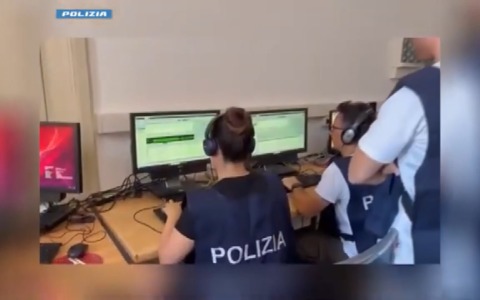 Minacce al sindaco Matteo Lepore, 20 le persone indagate