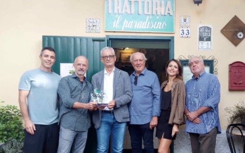 35 anni di gestione della trattoria Il Paradisino. Li hanno festeggiati i soci del locale