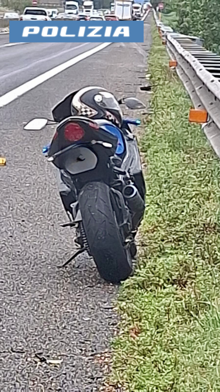 Guidava una moto 1000 con la patente revocata da 4 anni