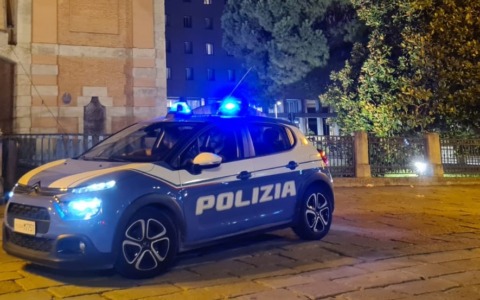 Festa ‘non autorizzata’ in un locale con oltre 300 persone: il questore sospende le attività