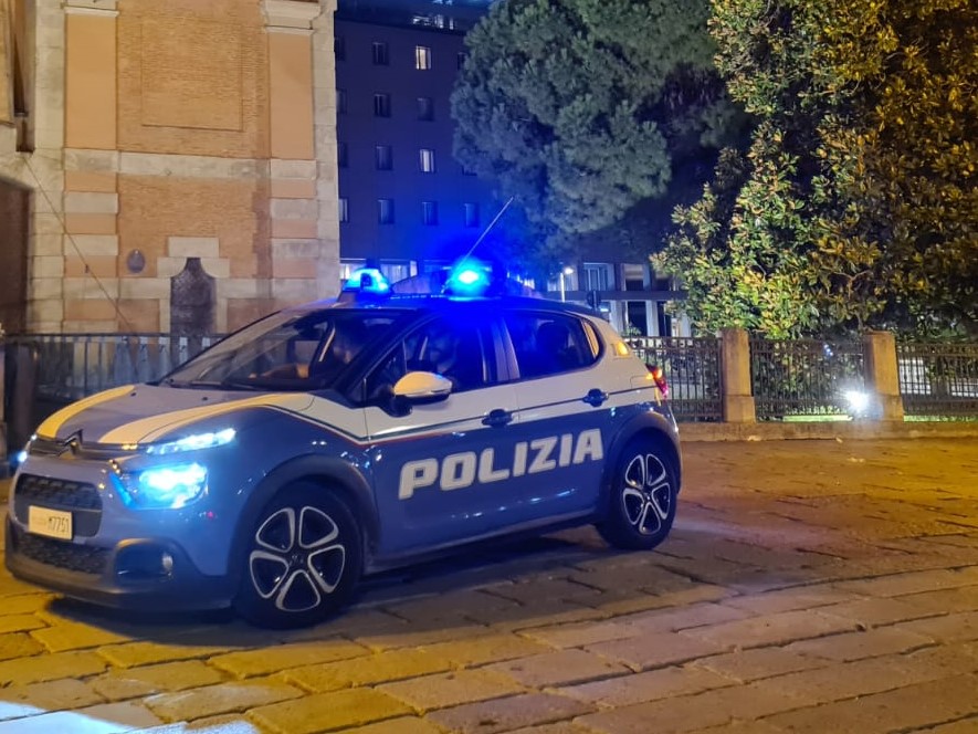 Festa ‘non autorizzata’ in un locale con oltre 300 persone: il questore sospende le attività