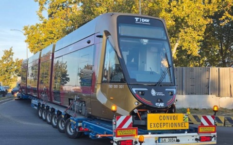 Ecco il secondo tram: il mezzo è arrivato al deposito di Borgo Panigale