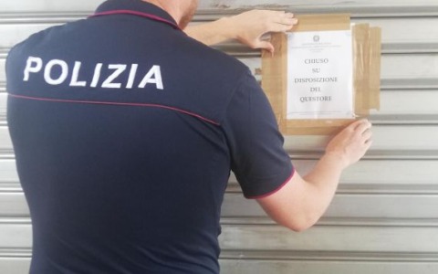 Licenza sospesa per 7 giorni a un locale in via Indipendenza