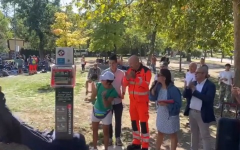 Inaugurati due nuovi defibrillatori ai Giardini Margherita