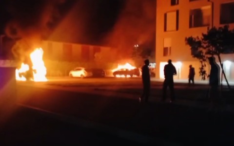 Incendio e stalking a un collega di lavoro, tre a giudizio a Bologna