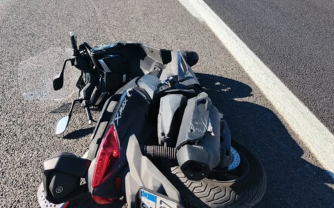 Incidente in moto in tangenziale, ferito