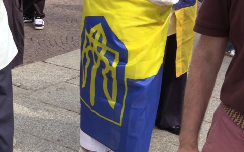 Manifestazioni (democratiche) en plein air contro ritrovi filorussi segreti