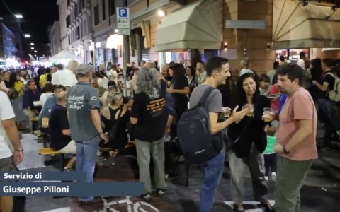 Successo per la notte bianca in via Vittorio Veneto, mancava dal 2018
