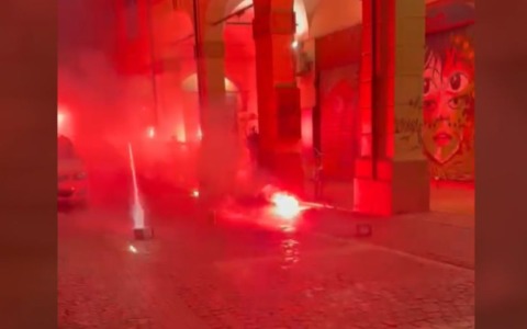 SEGNALAZIONE: Esplodono petardi e fuochi d’artificio in via Petroni