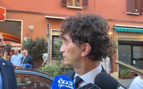 Tensione in Bolognina, collettivi in piazza e strade chiuse. Bignami: “democrazia limitata”