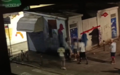 Notti violente tra spaccio e risse nei pressi del mercato Albani, in Bolognina