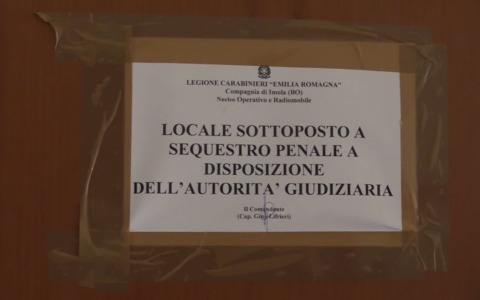 Tragedia della disperazione a Imola:  la moglie malata uccide il marito in sedia a rotelle