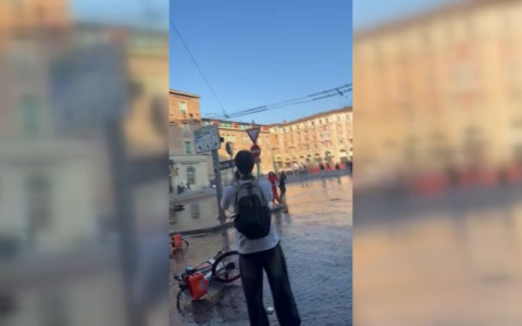 Bologna ormai preda di maranza e manifestanti violenti