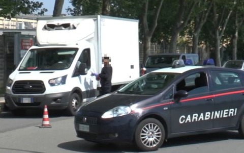 Padre e figlio trovati con 14 kg di marijuana a Loiano