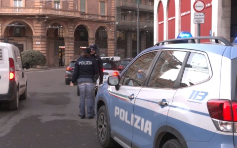 Dalla Stazione centrale a Piazza dei Martiri: operazione straordinaria della polizia, nove arresti ogni settimana