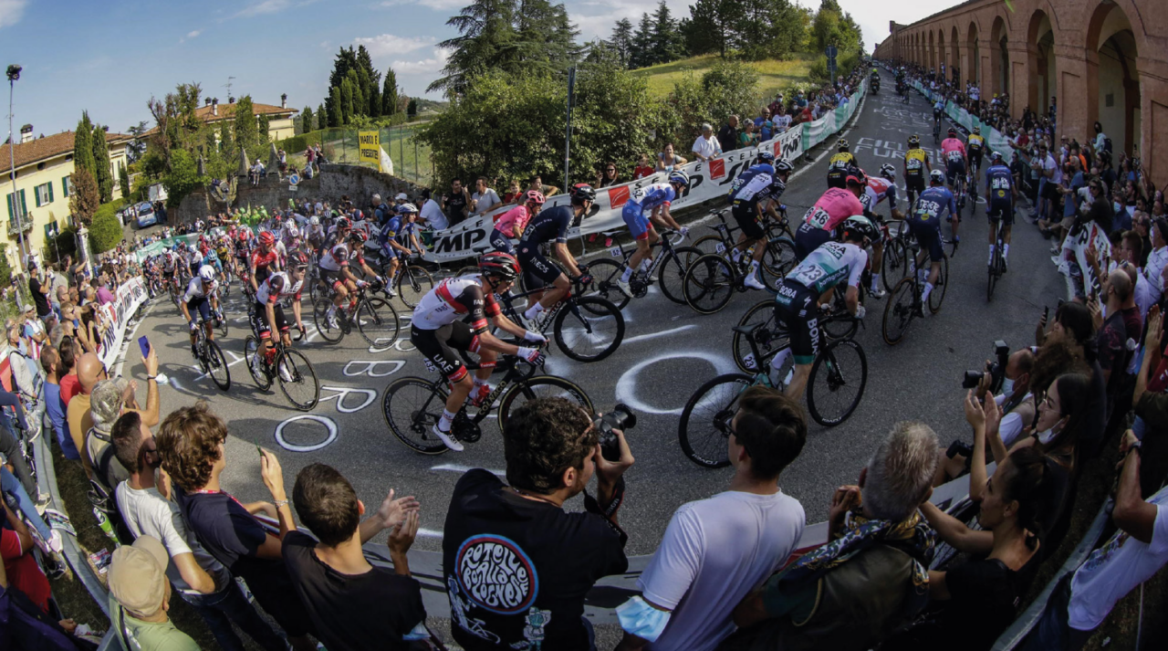 Sabato arriva il Giro dell’Emilia, a Bologna cambia la viabilità