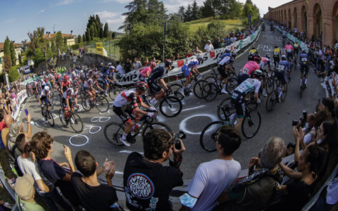 Sabato arriva il Giro dell’Emilia, a Bologna cambia la viabilità