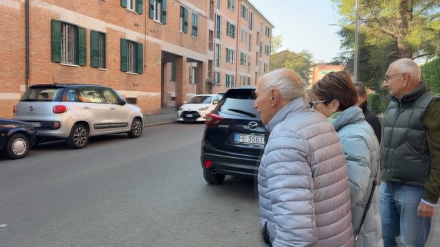 L’insicurezza stradale di via Adige, le richieste dei cittadini all’Amministrazione comunale