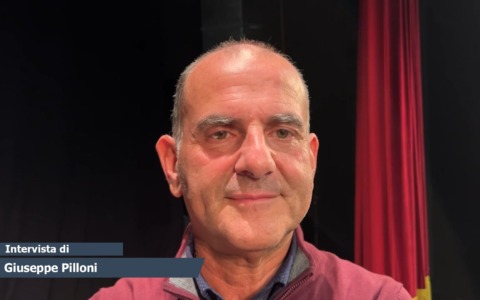 Pellai: “Niente smartphone prima della terza media, niente iscrizione ai social media prima dei 16 anni”